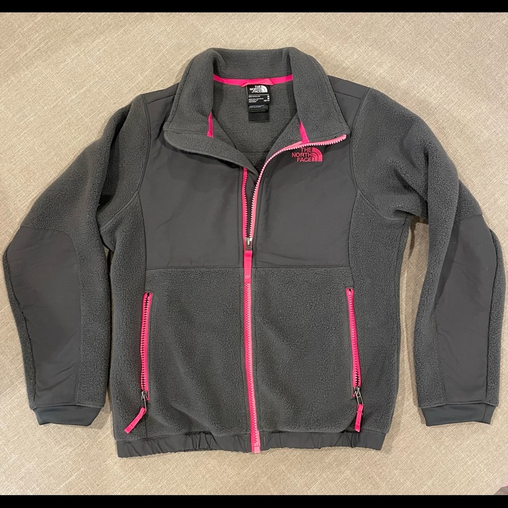 Never worn Girls North Face fleece jacket. M (10-12)